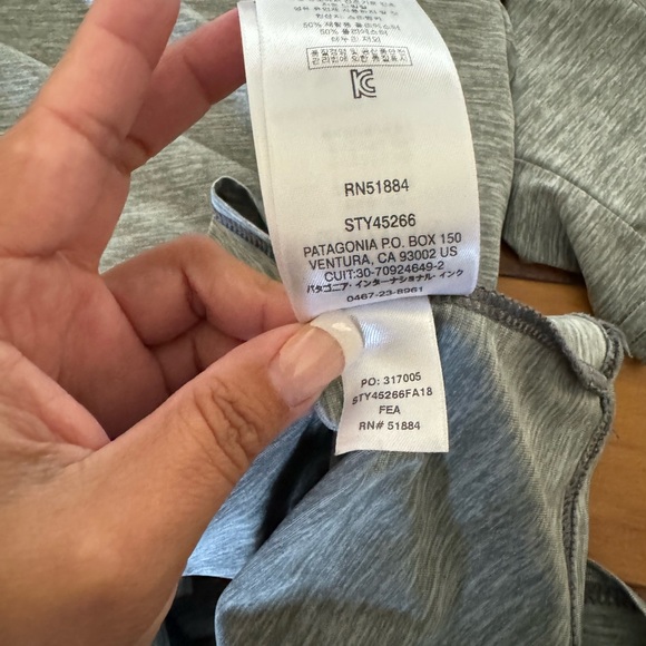 Patagonia Capilene Gray Baselayer, Size Small - Picture 9 of 11